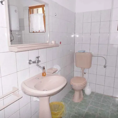 Apartmán In Grebastica 7184 Baselovici